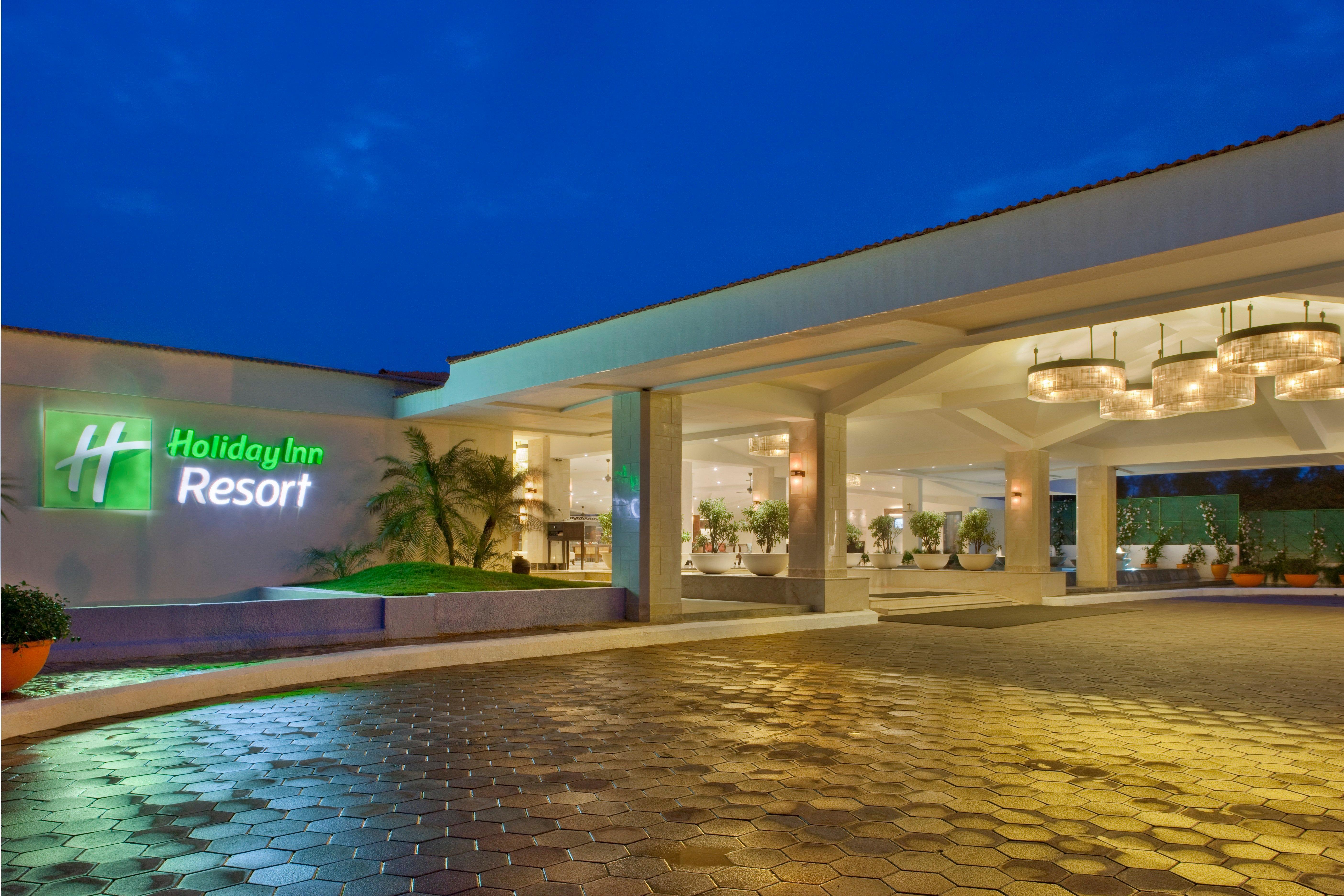 Holiday Inn Resort. Отель Holiday Inn. Холидей ИНН Гоа. Holiday Inn Goa Candolim 5*.